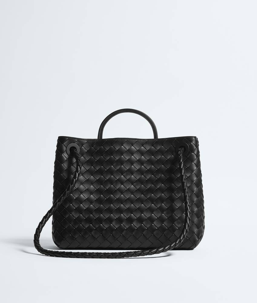 Ela's Andiamo em Black Bottega Veneta Brasil PT - Image 5