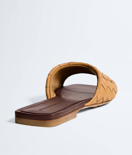 Mule flat Livia da Donna in Mojave beige/sienna brown Bottega Veneta Italia IT - Image 5