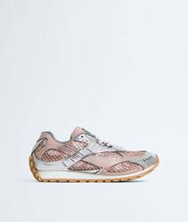 White/terra pink