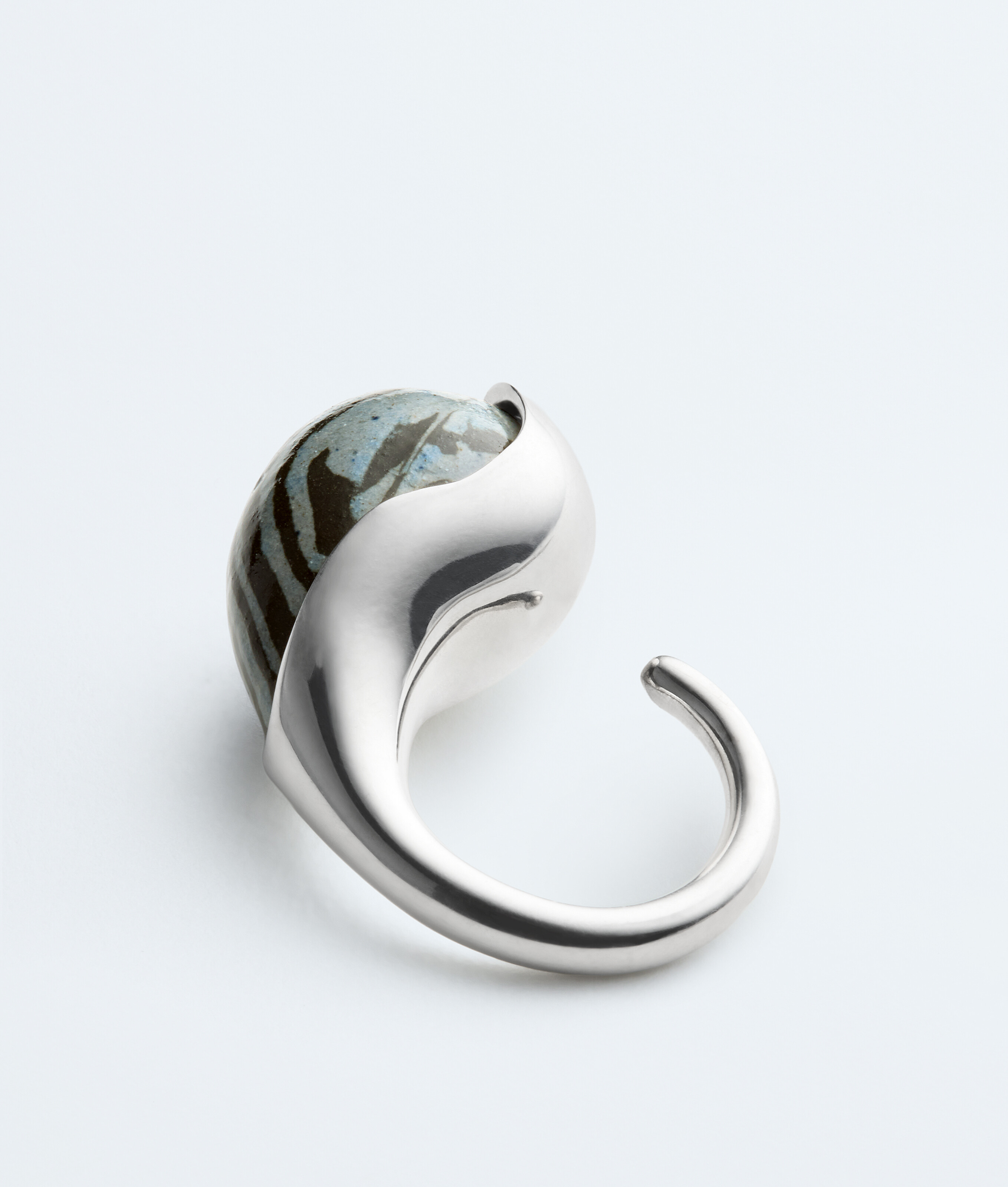 Women's Drop Ring in Glacial/black Bottega Veneta Luxembourg EN - Image 4