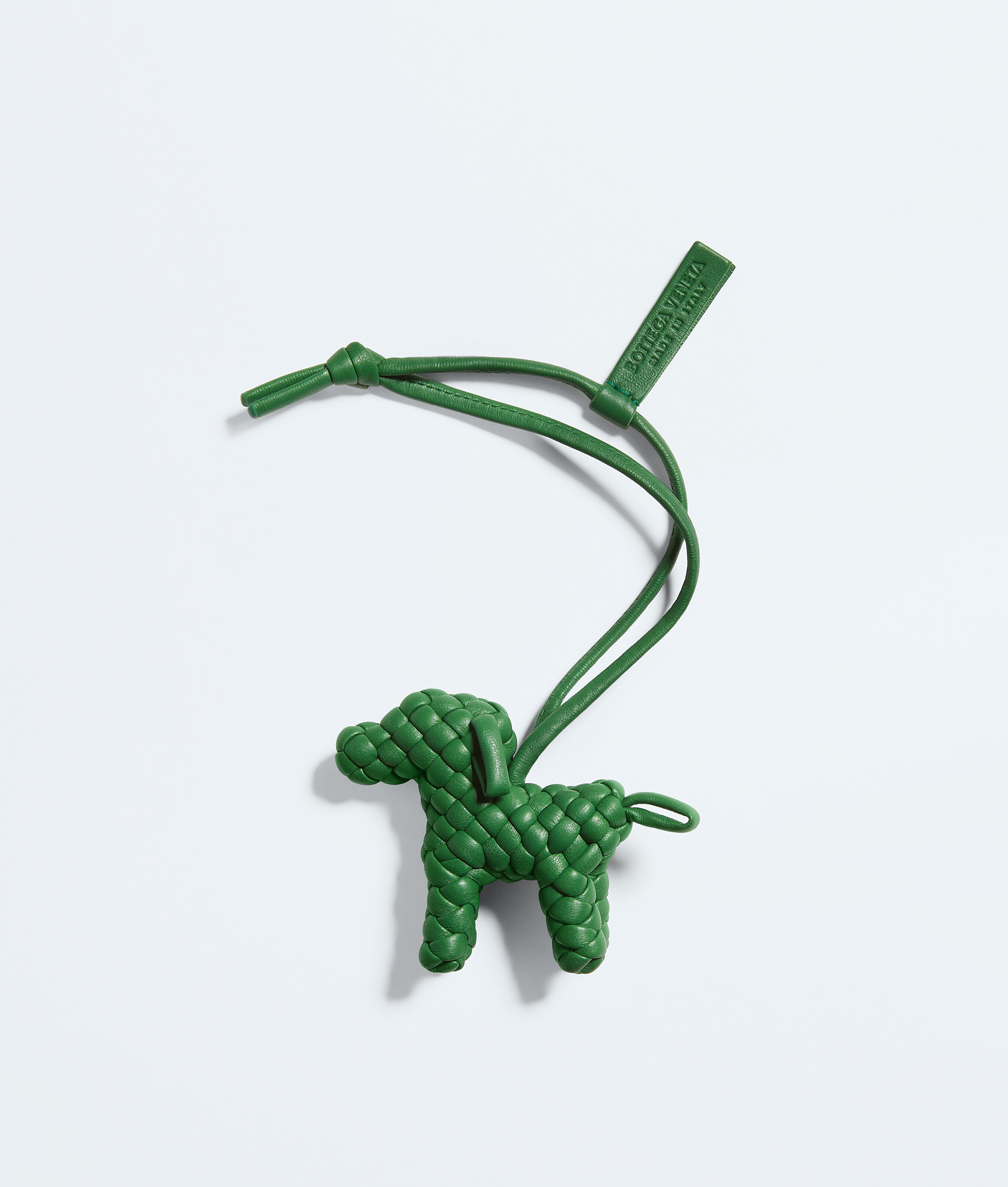 BOTTEGA VENETA 編み込み犬レザーチャーム グリーン Men's Dog Charm in Shamrock | Bottega Veneta US