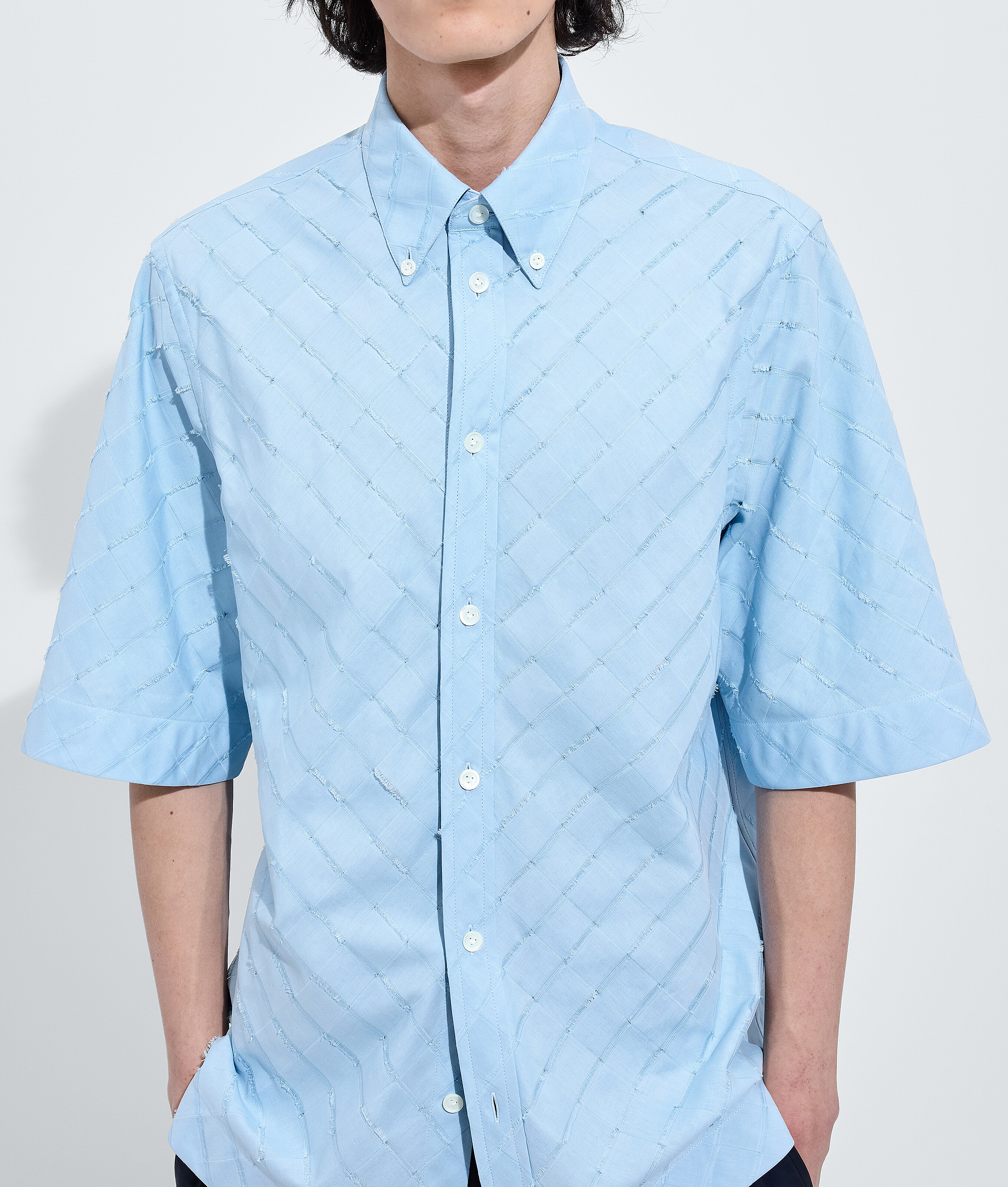 Men's Intrecciato Cotton Poplin Shirt in Oxford blue Bottega Veneta Finland EN - Image 4