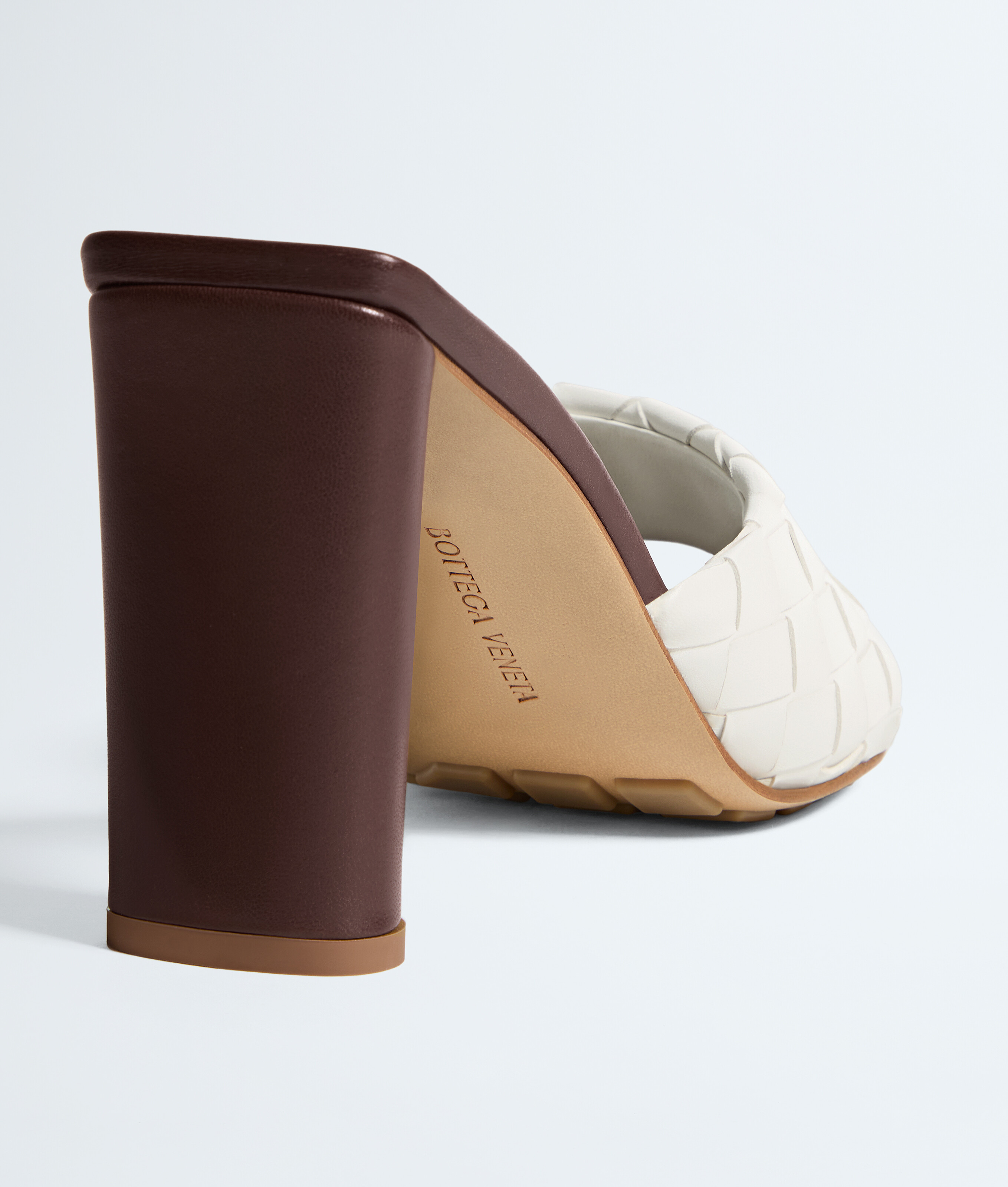 Women's Livia Mule in Alabaster/cioccolato Bottega Veneta Malaysia EN - Image 5