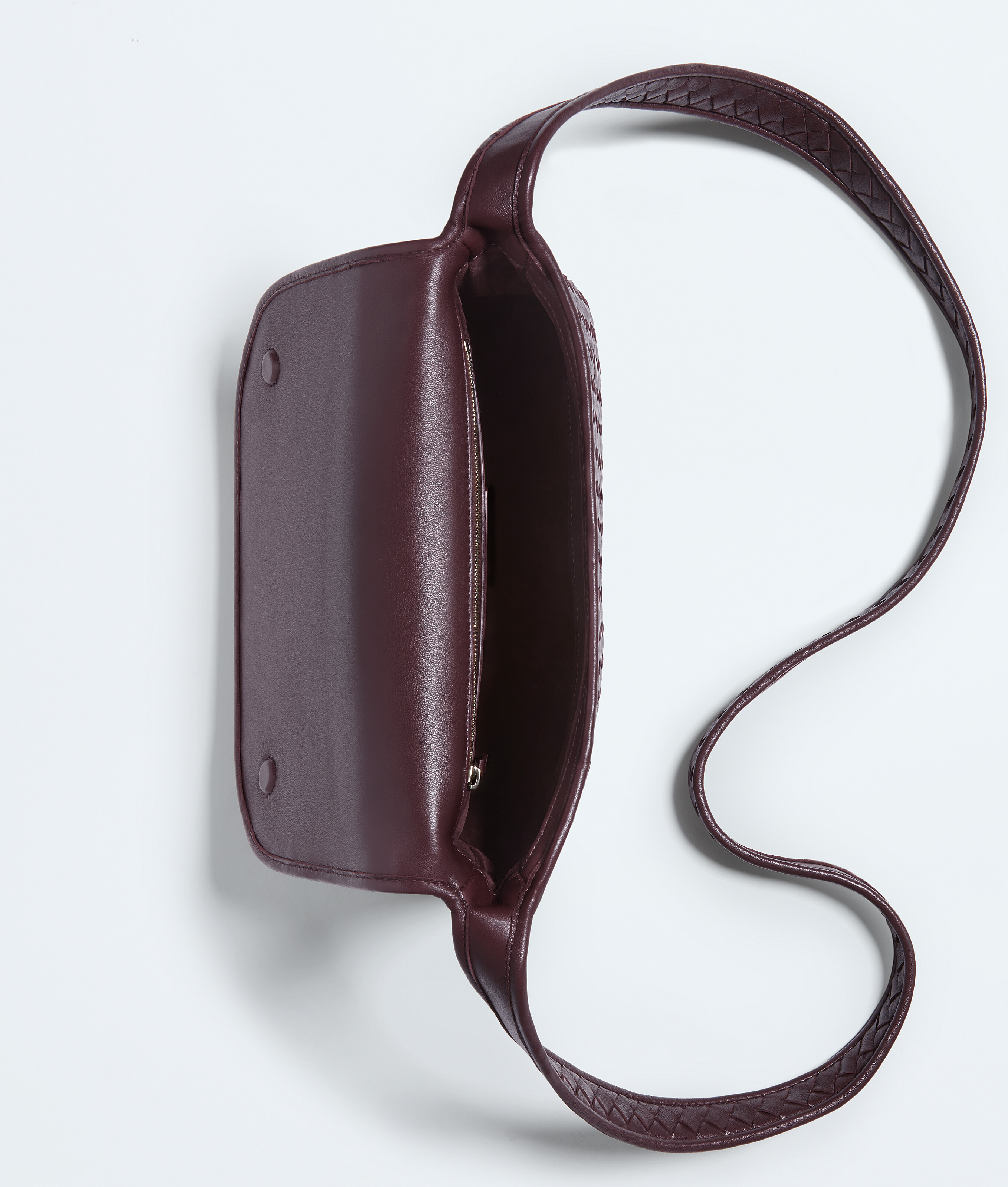 Men's Veneto Messenger in Deep mahogany Bottega Veneta Zimbabwe EN - Image 6