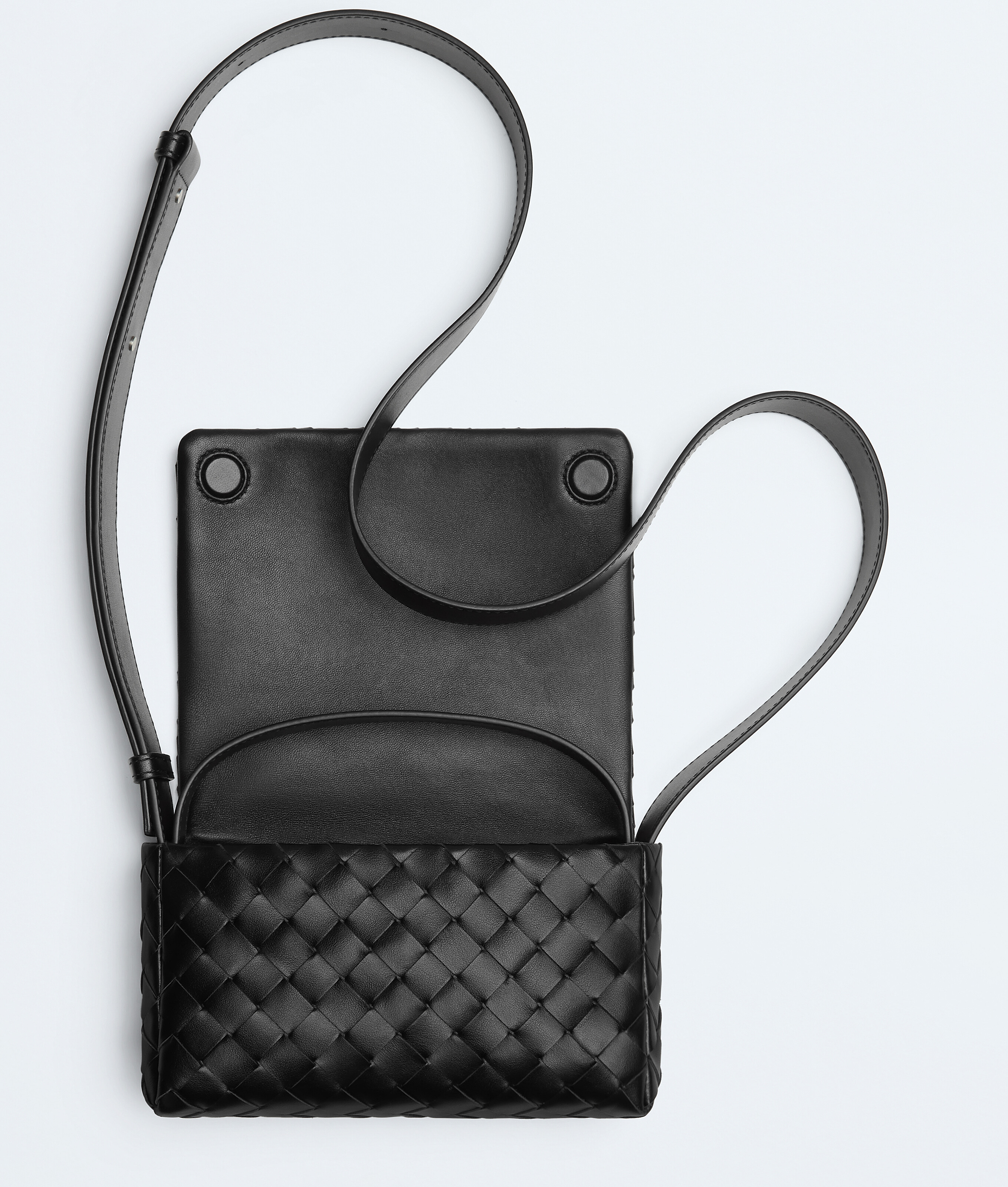 Men's Intrecciato Mini Bag With Flap in Black Bottega Veneta Luxembourg EN - Image 3