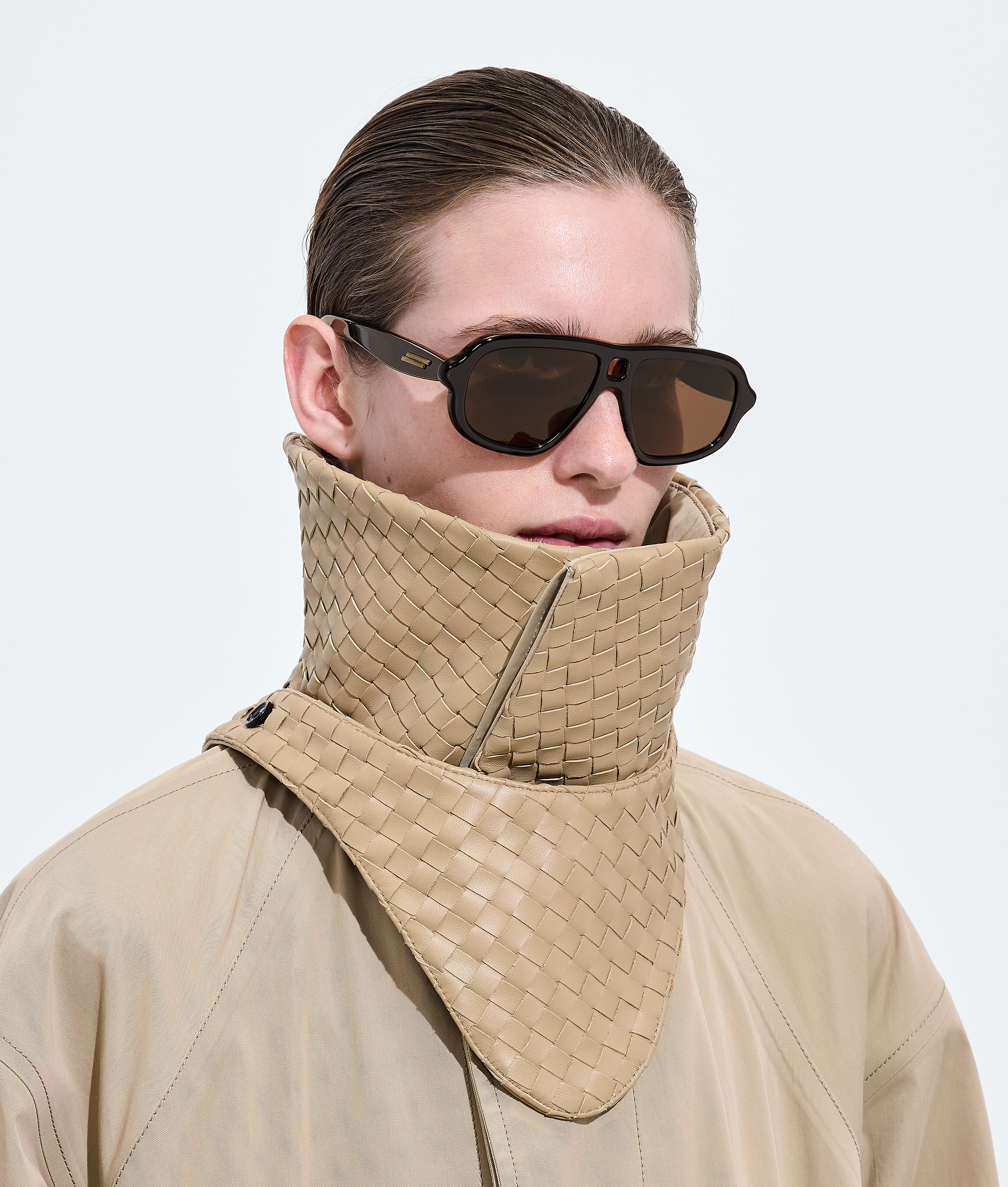 Sophia Ribbon Aviator Sunglasses in Black/brown Bottega Veneta Luxembourg EN - Image 2