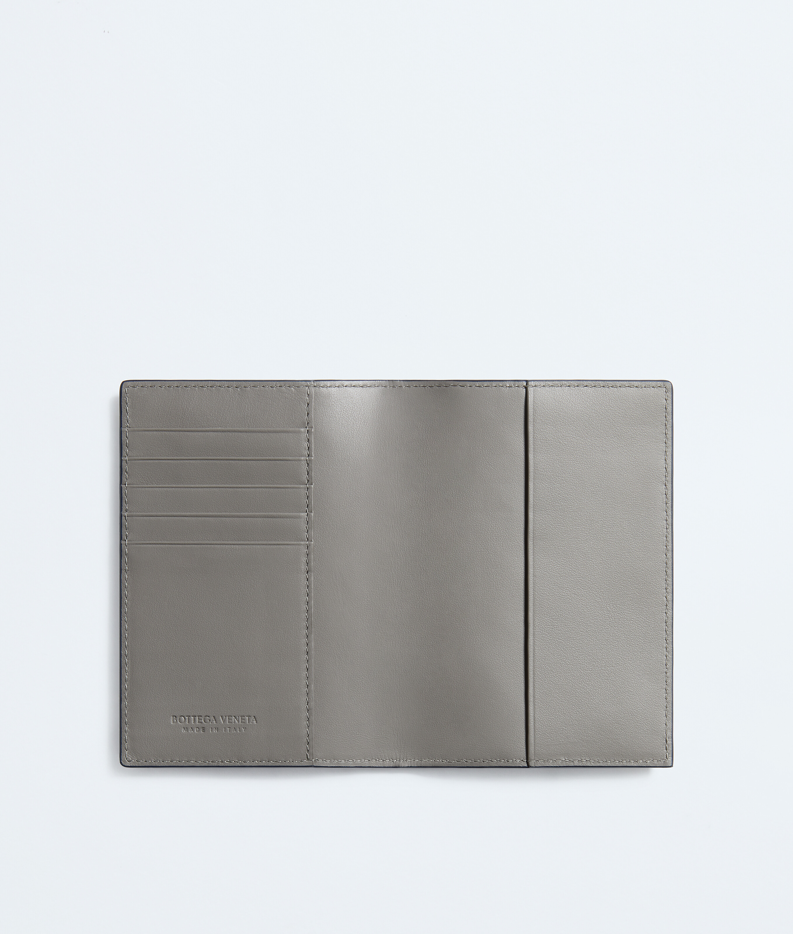Men's Intrecciato Passport Case in Midnight/basalt Bottega Veneta Latvia EN - Image 2