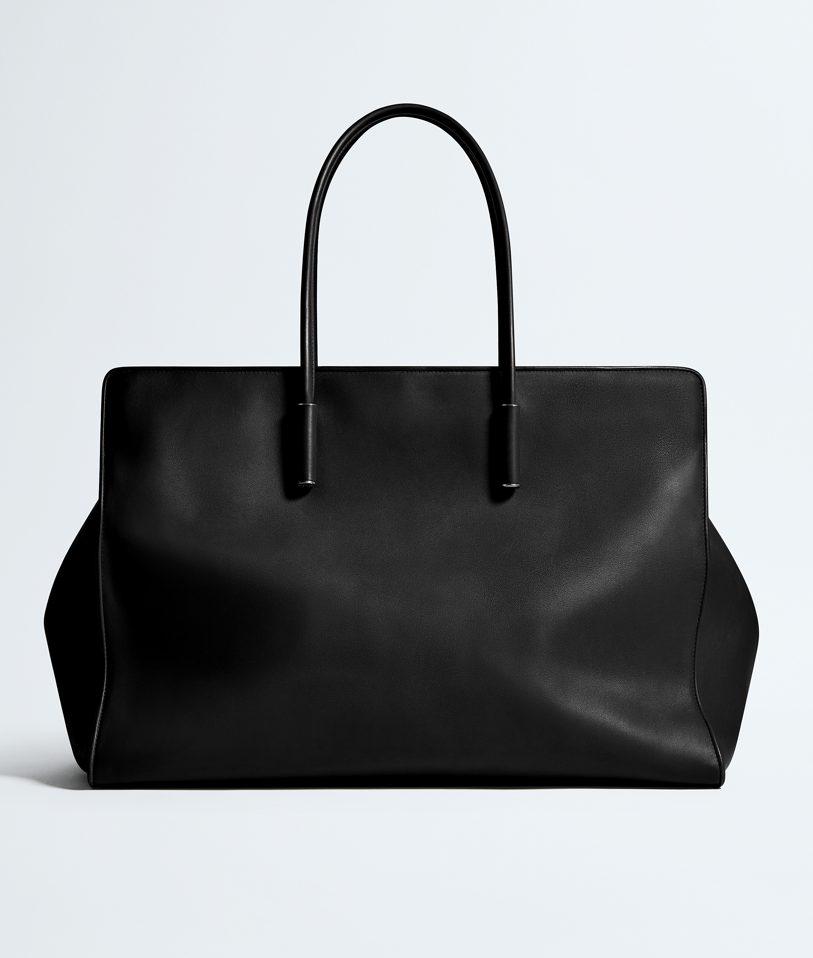 Women's Maxi Barbara Tote in Black | Bottega Veneta US