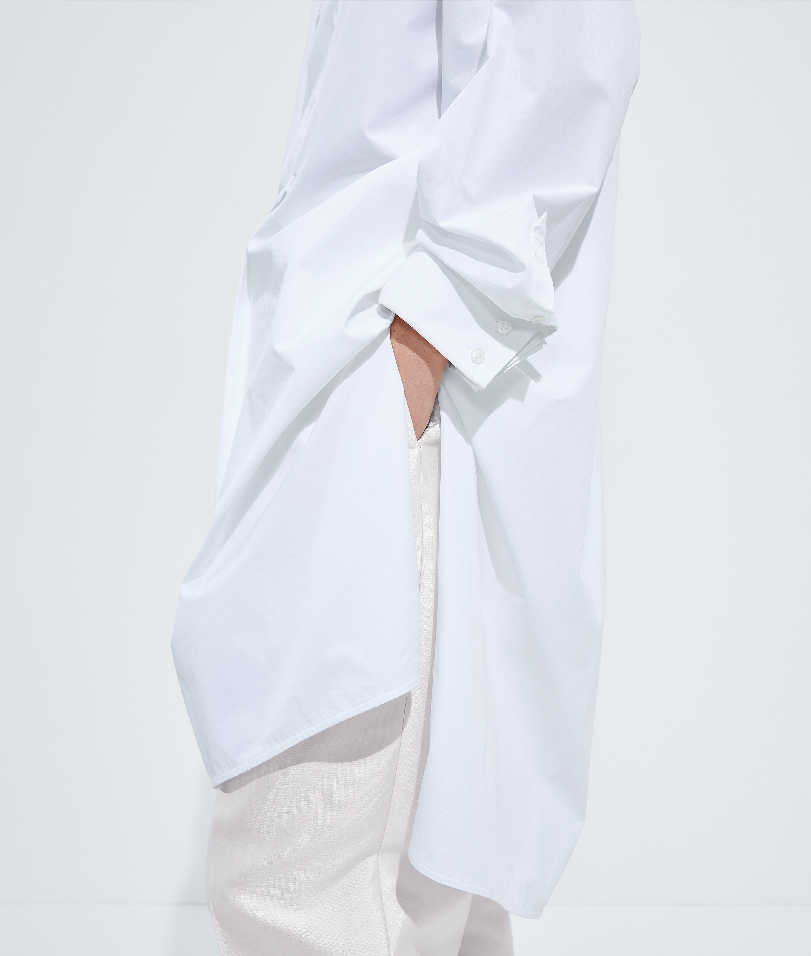 Women's Compact Cotton Poplin Shirt in White Bottega Veneta Finland EN - Image 4
