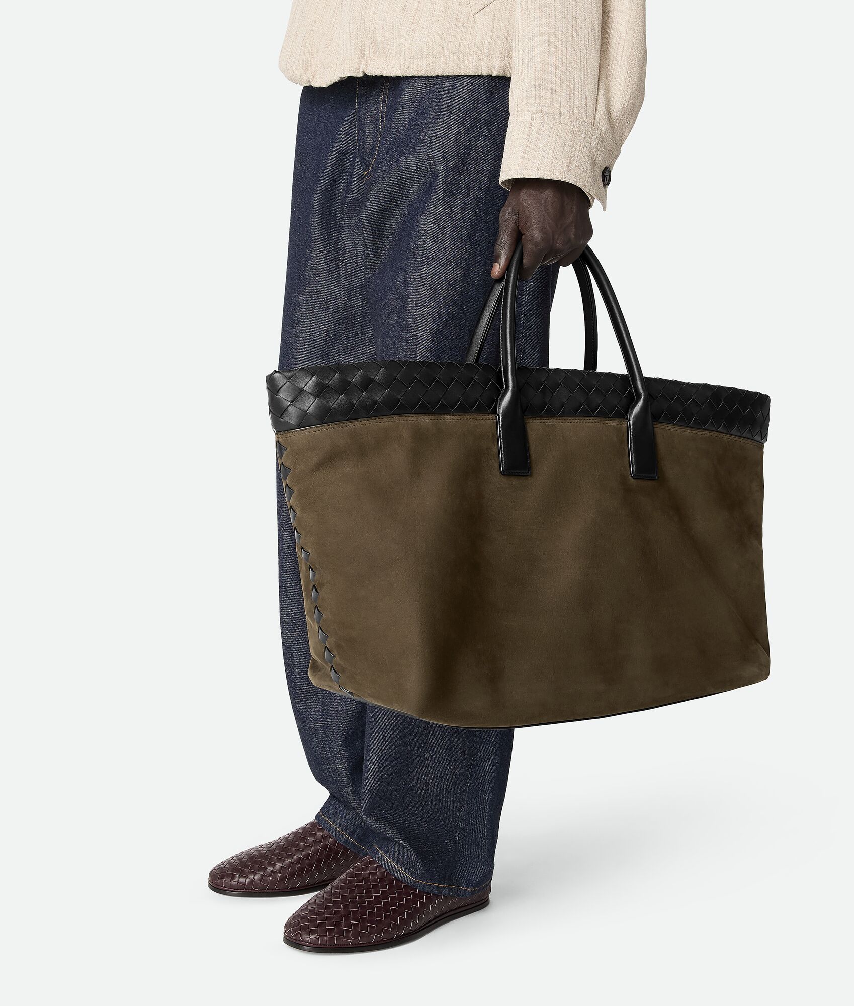 Men's Large Cabat in Kaki/black | Bottega Veneta CA