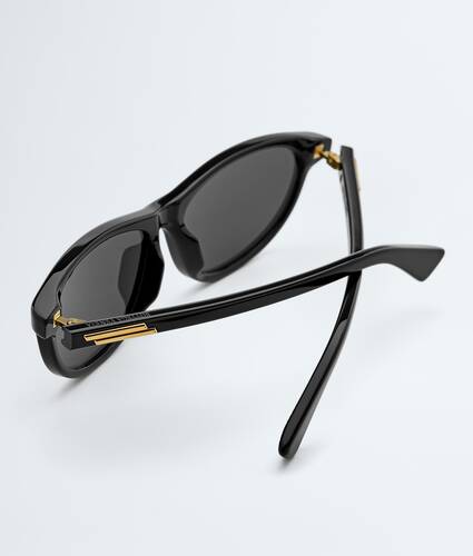Classic Rectangular Sunglasses in Black/gray Bottega Veneta Belgium EN - Image 3