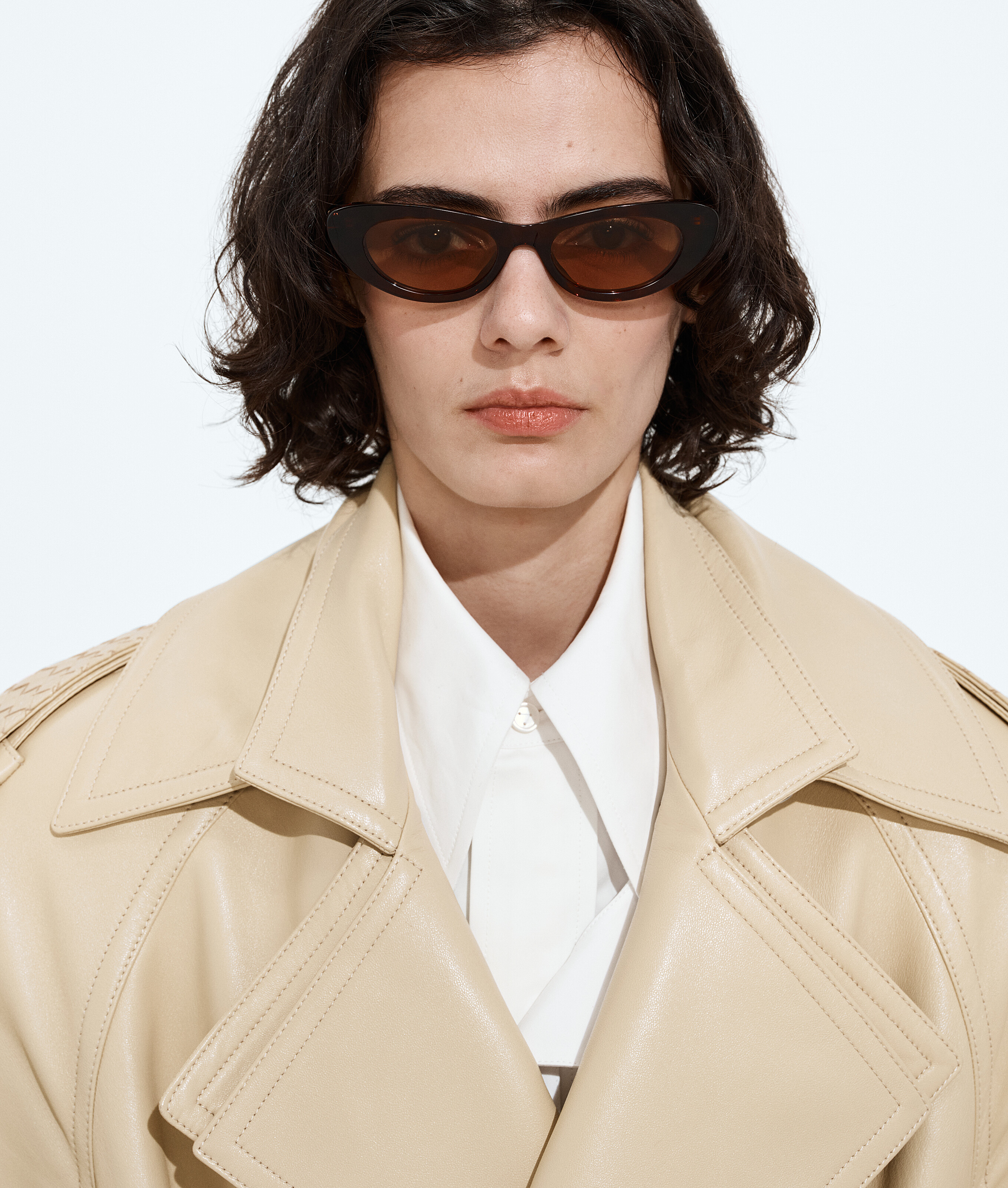 Snap Oval Sunglasses in Havana/yellow Bottega Veneta Luxembourg EN - Image 2