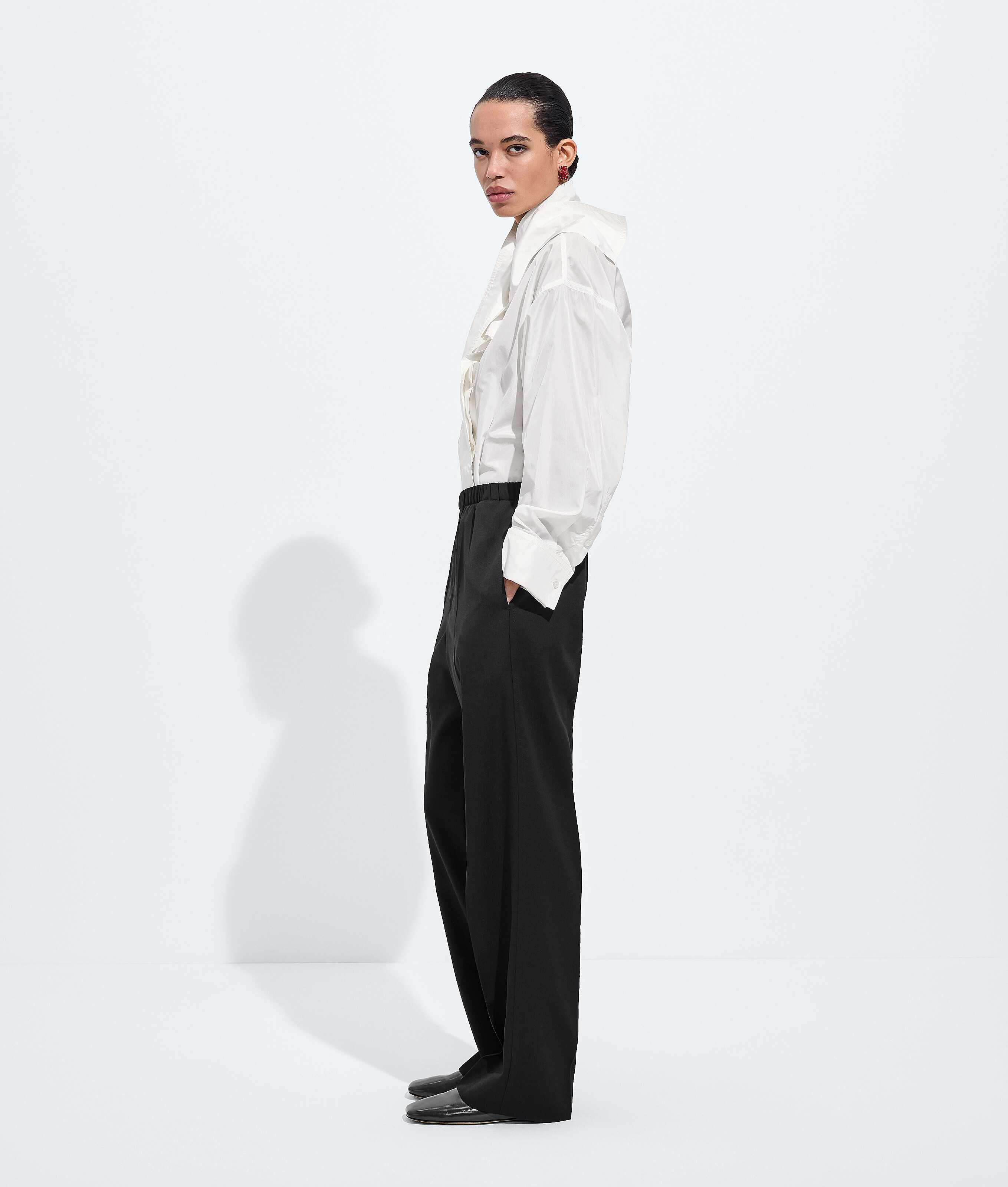 Women's Wool Grain De Poudre Pants in Double black Bottega Veneta Finland EN - Image 2