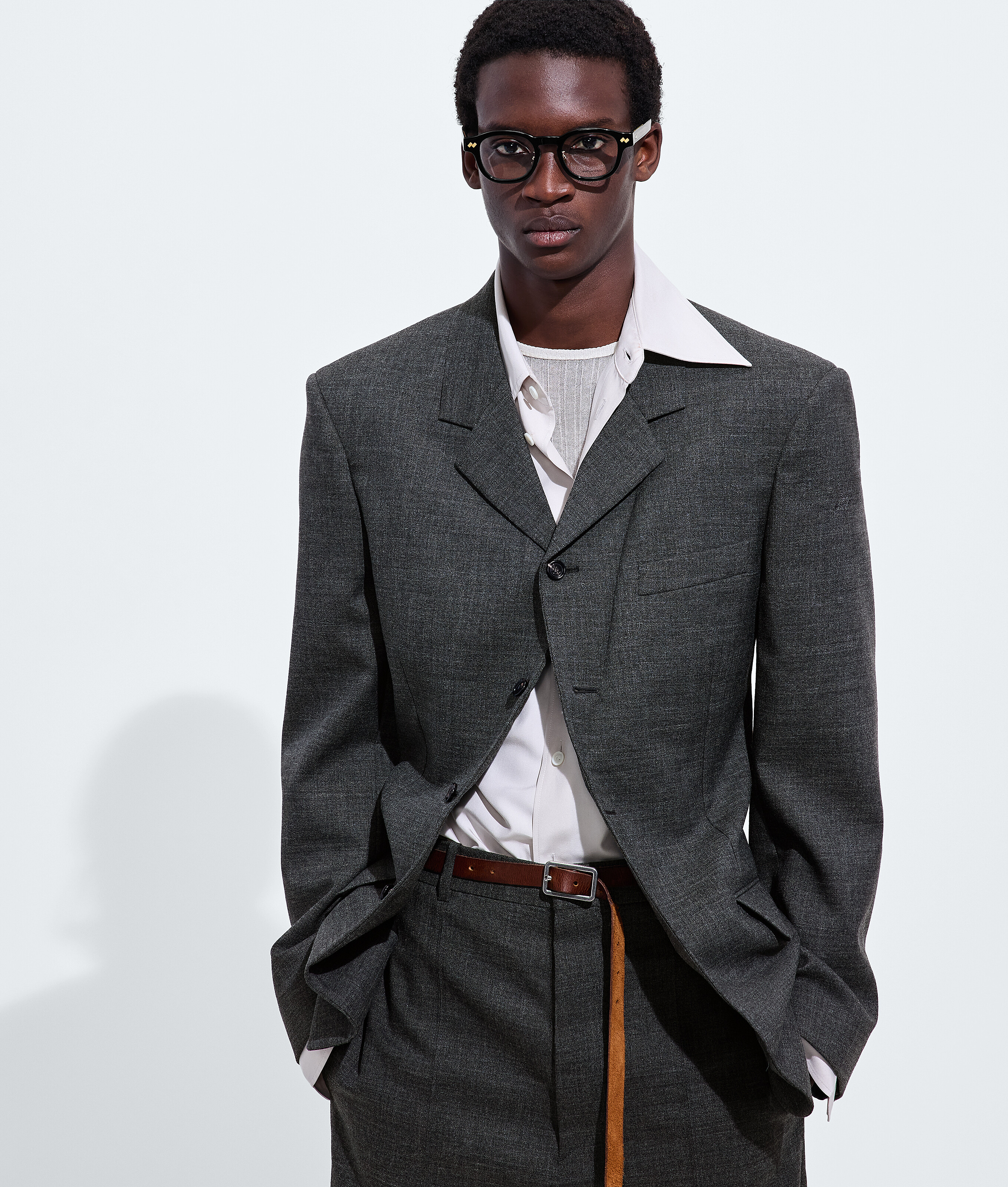 Intrecciato Panthos Eyeglasses in Black/transparent Bottega Veneta Luxembourg EN - Image 2