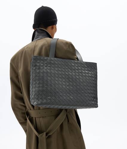 Men's Small Intrecciato Zipped Tote in Obsidian grey Bottega Veneta United Kingdom EN - Image 2