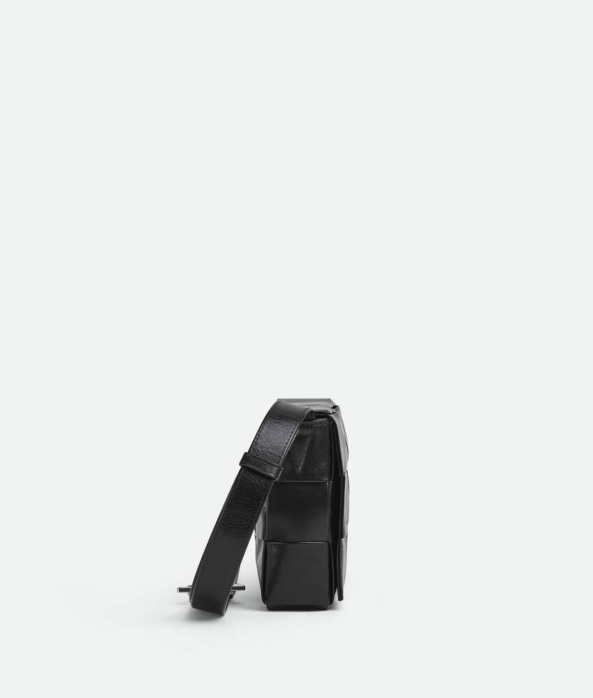 Cassette in Black Bottega Veneta Portugal EN - Image 2