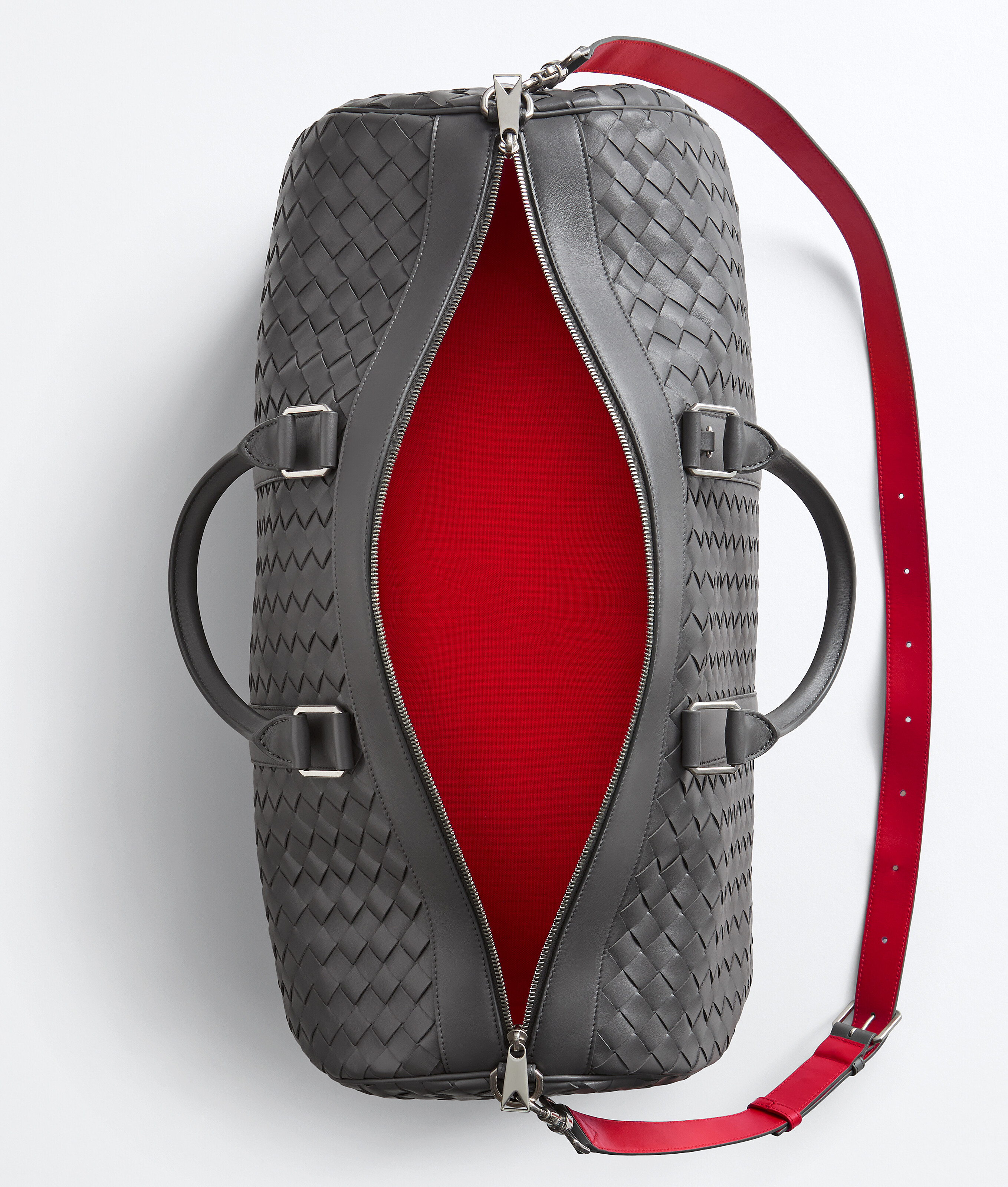 Men's Intrecciato Cabin Duffle in Obsidian gray/radar Bottega Veneta Canada EN - Image 4
