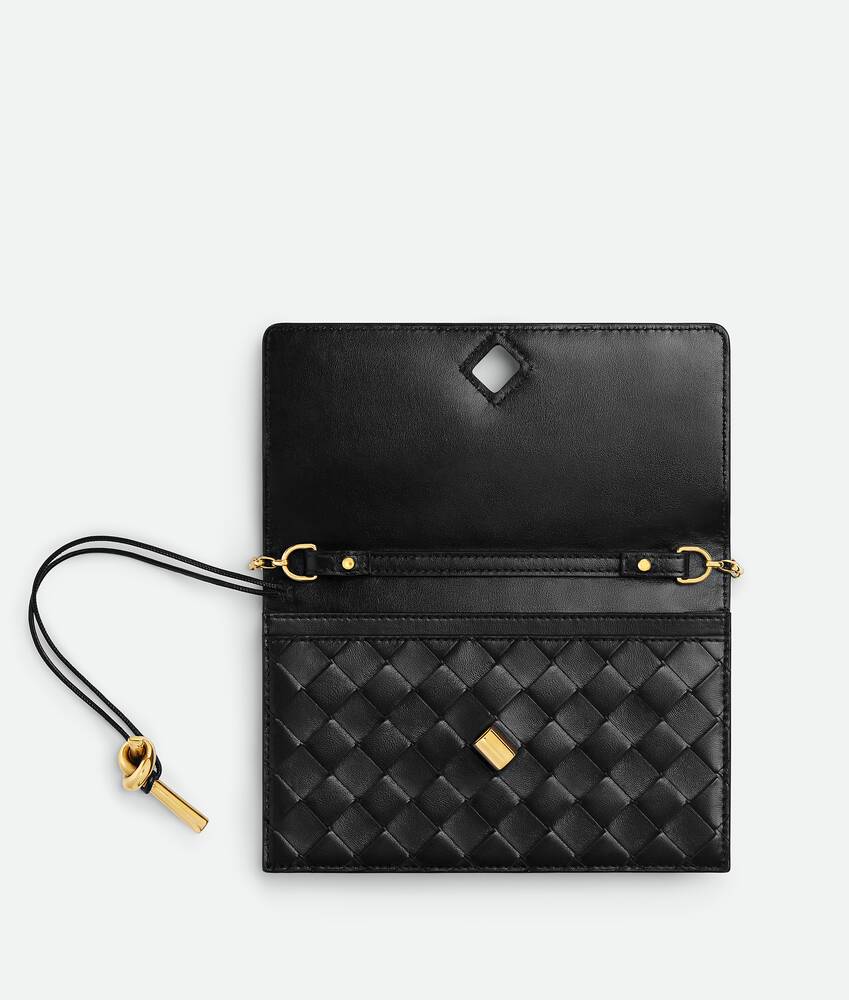 Ela's Pouch Andiamo com corrente em Black Bottega Veneta Brasil PT - Image 3