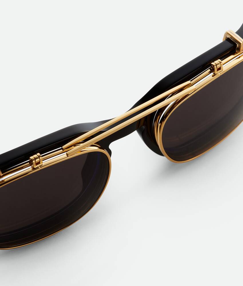 Display a large version of the product image 5 - Classic Square Clip On Sunglasses