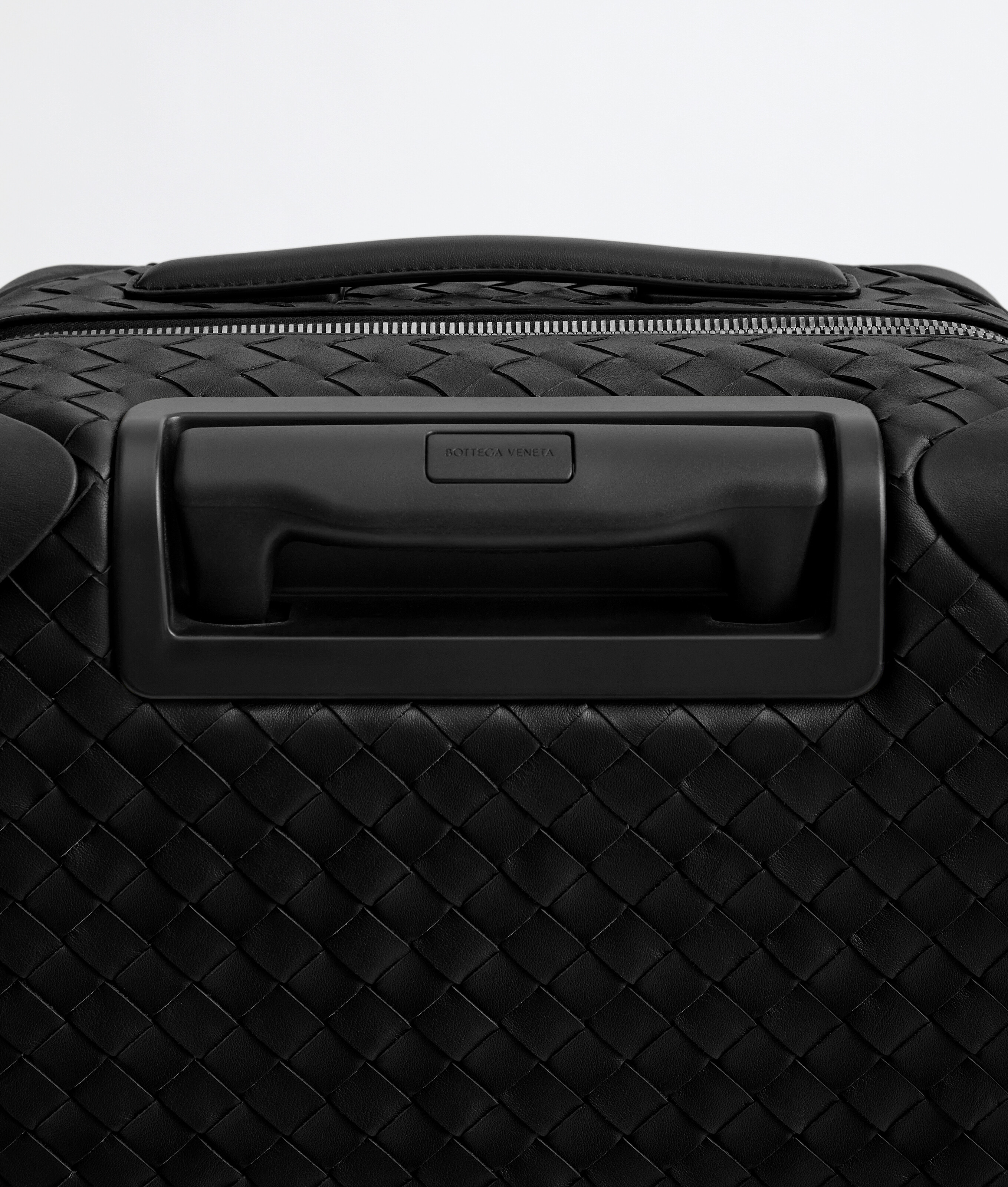 Odyssey Intrecciato Cabin Suitcase in Black Bottega Veneta Kuwait EN - Image 4
