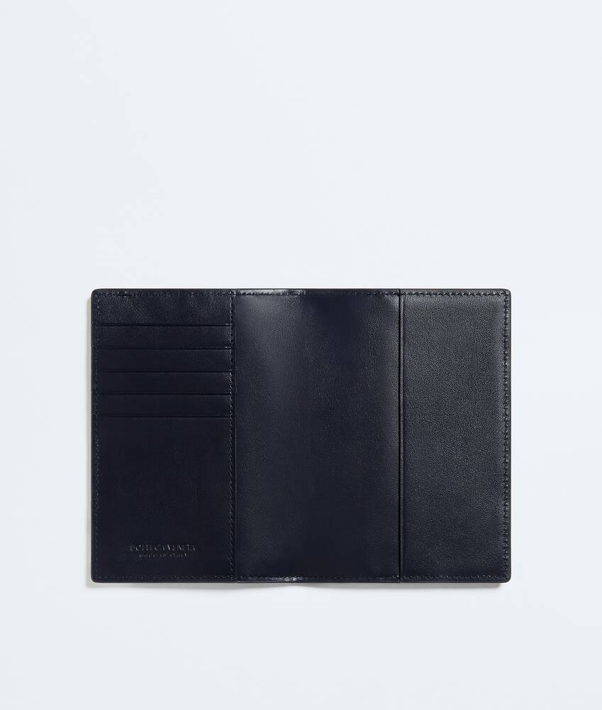 Men's Intrecciato Passport Case in Midnight/taxi Bottega Veneta Bulgaria EN - Image 2