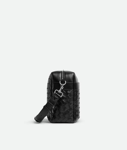 Men's Large Intrecciato Camera Bag With Pocket in Black Bottega Veneta Qatar EN - Image 5
