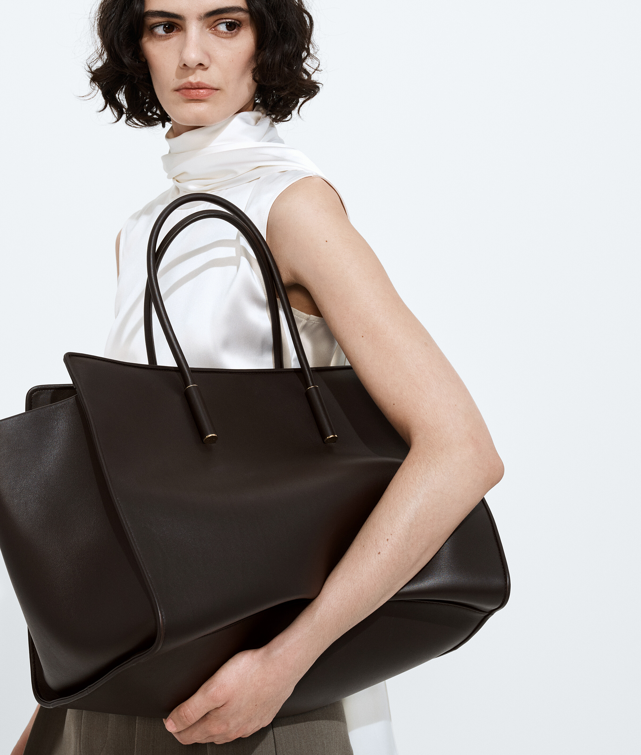 Women's Large Barbara Tote in Espresso Bottega Veneta Germany EN - Image 2