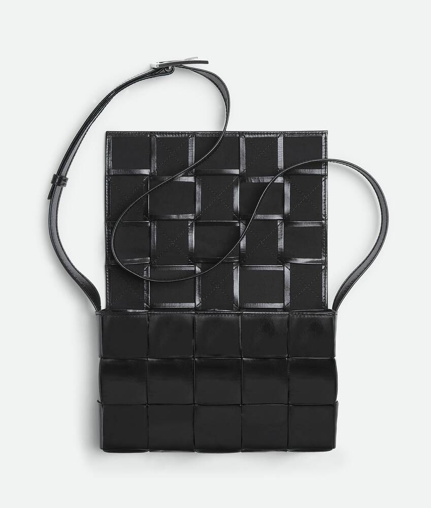 Cassette in Black Bottega Veneta Portugal EN - Image 3