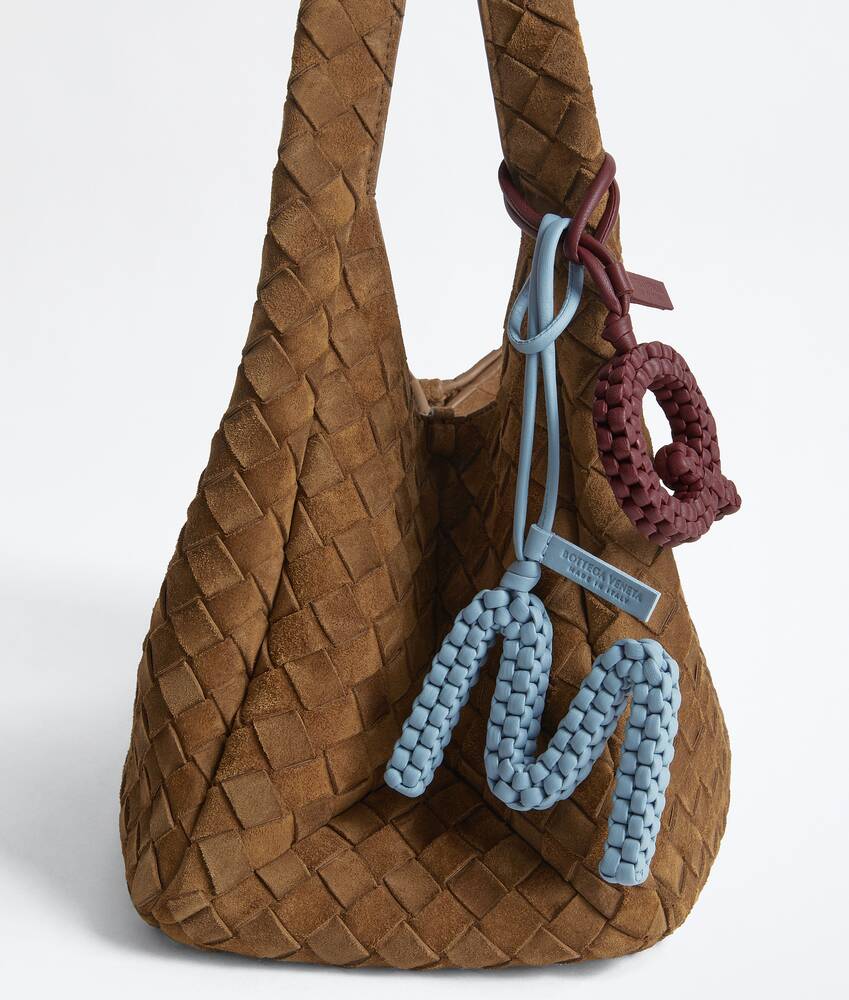 Charm Letter M em Mineral Bottega Veneta Brasil PT - Image 2
