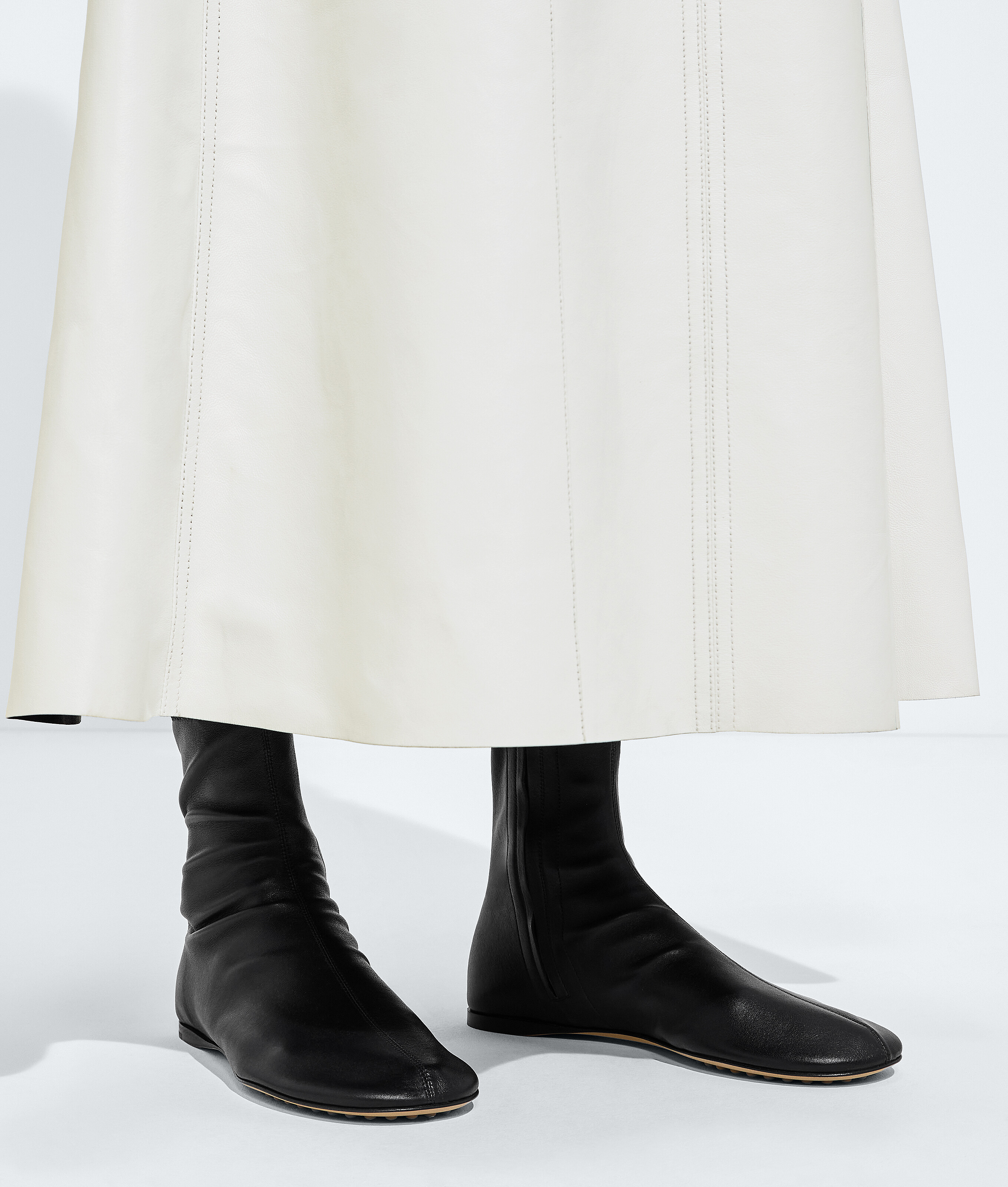 Women's Cherry Ankle Boot in Black Bottega Veneta Luxembourg EN - Image 2
