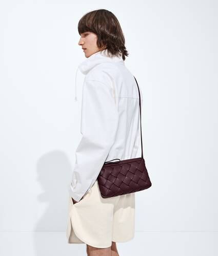 Men's Diago Zipped Messenger in Deep mahogany Bottega Veneta Portugal EN - Image 2