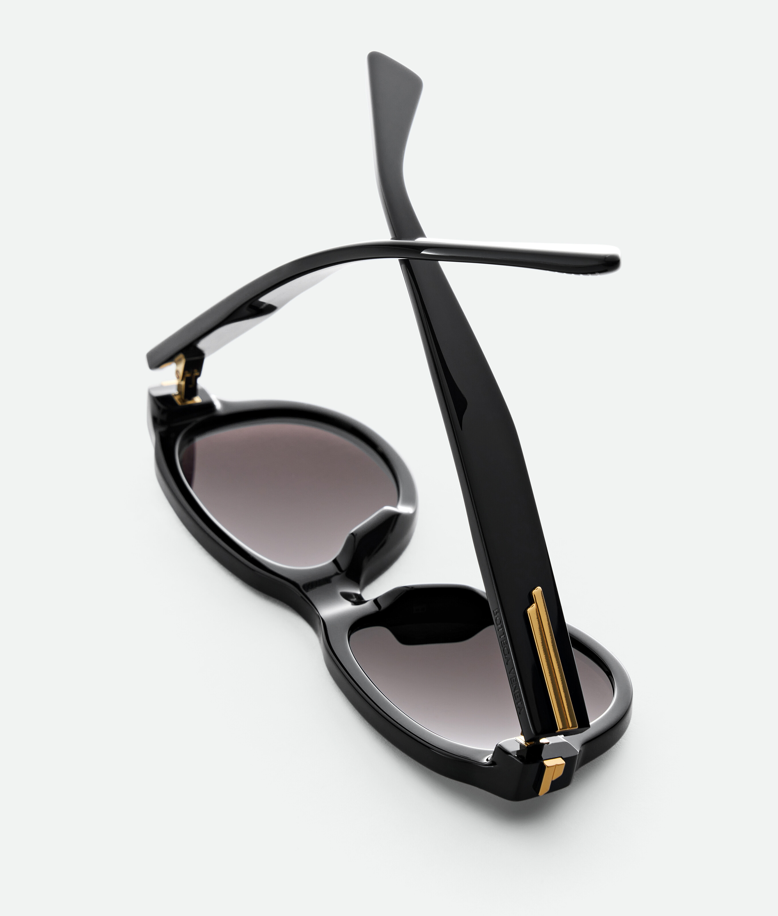 Bottega Veneta Classic Aviator Sunglasses In Black