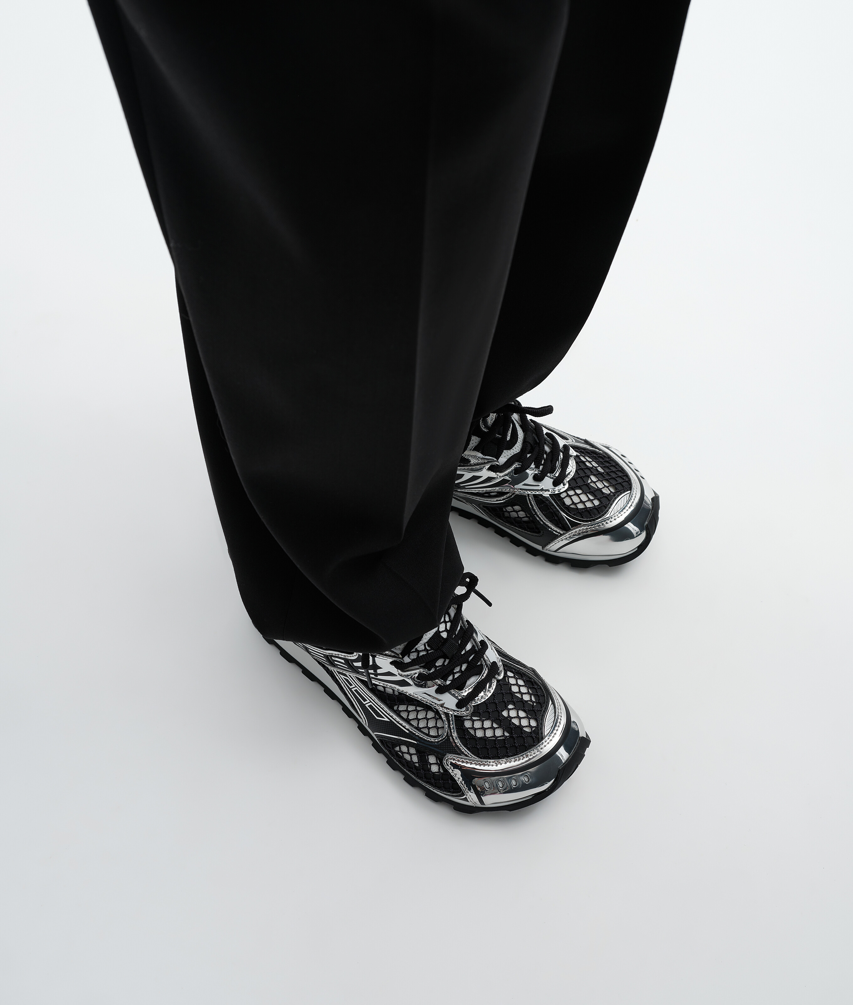Women's Orbit Sneaker in Black/silver Bottega Veneta Kuwait EN - Image 2