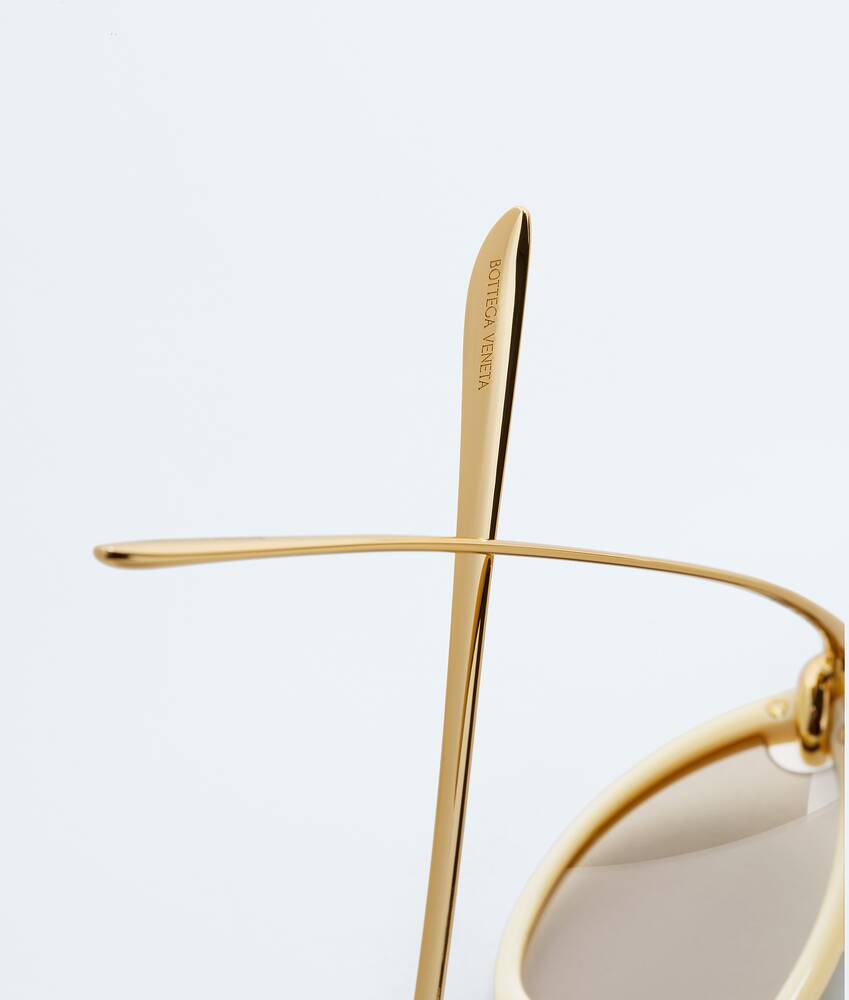 Display a large version of the product image 3 - Knot Cat Eye Sunglasses
