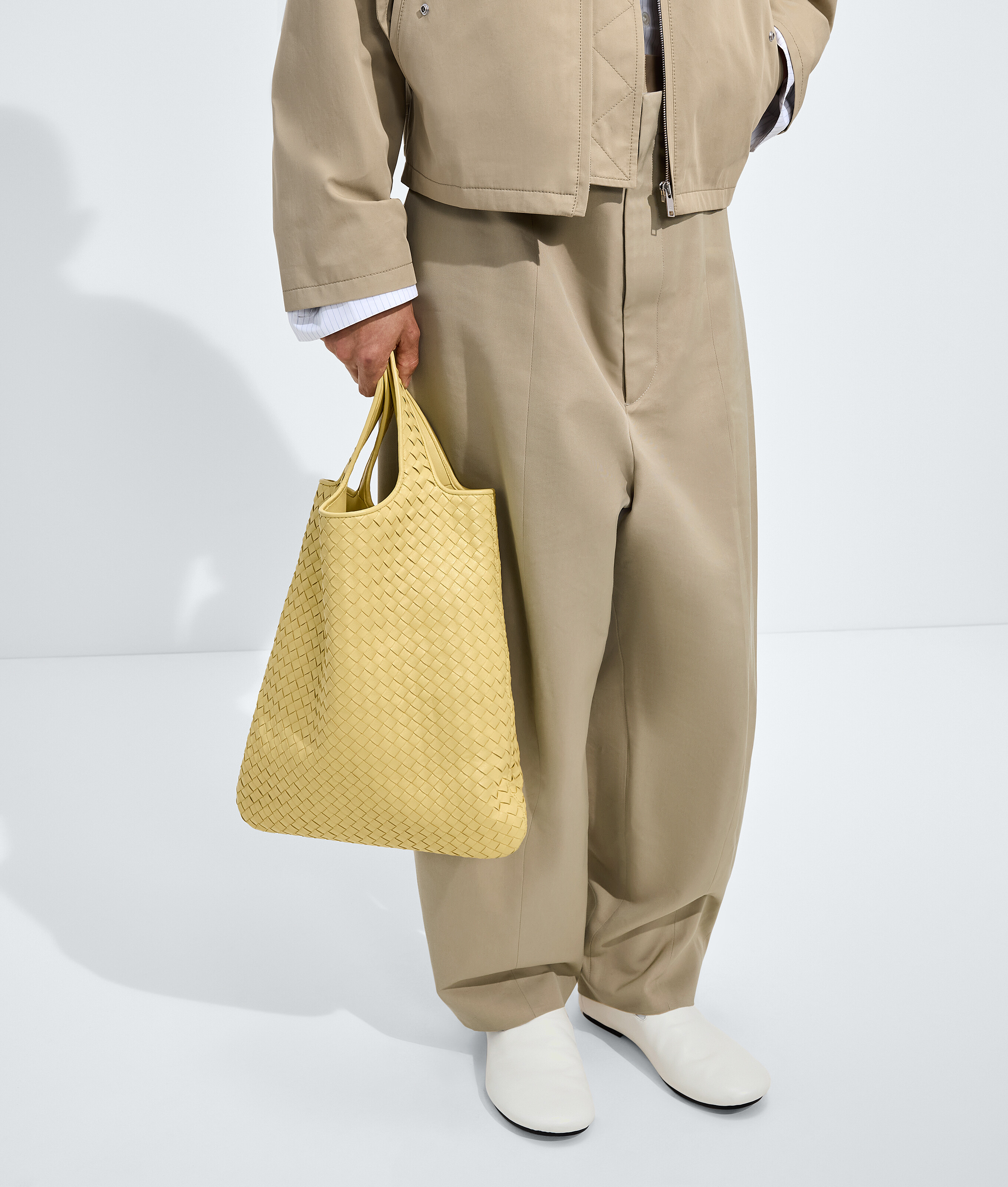 Men's Veneto Tote in Butter yellow Bottega Veneta France EN - Image 5