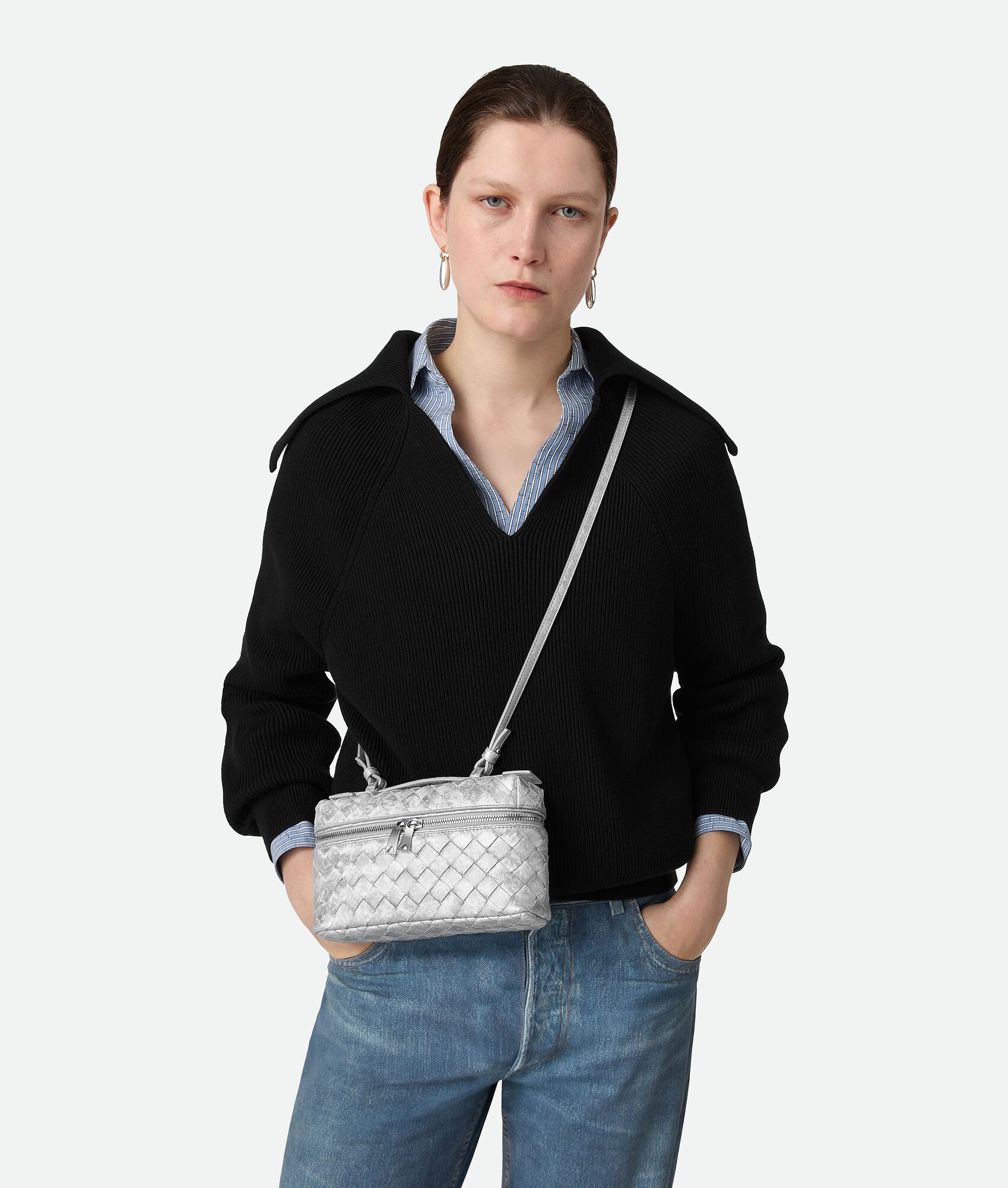 シルバー（銀色）ショルダーバッグ人気ブランドおすすめ｜BOTTEGA VENETA（ボッテガ・ヴェネタ）