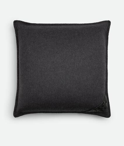 Coussin Intrecciato avec empi&egrave;cement en Grey/black Bottega Veneta Monaco FR - Image 1