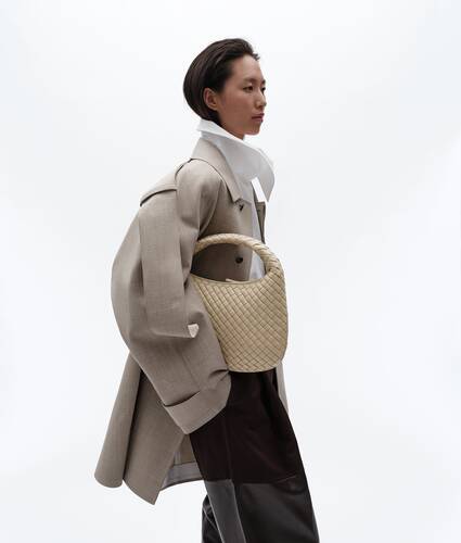 Women's Small Veneta in Ecru Bottega Veneta Taiwan EN - Image 2