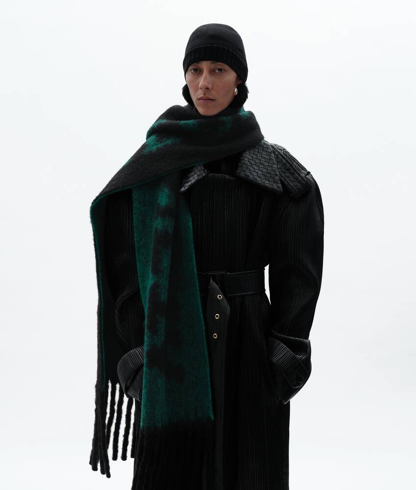 Women's Jacquard Wool and Mohair Scarf in Black/malachite Bottega Veneta Lithuania EN - Image 2