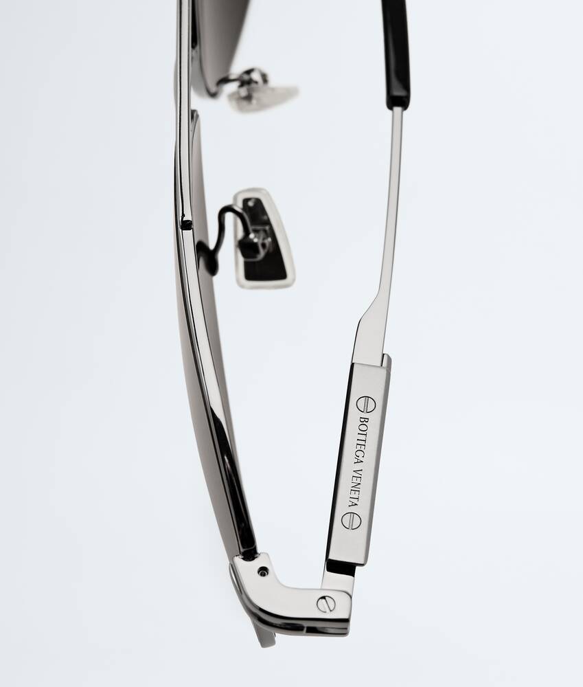 Classic Aviator Sunglasses in Ruthenium/gray Bottega Veneta Norway EN - Image 4