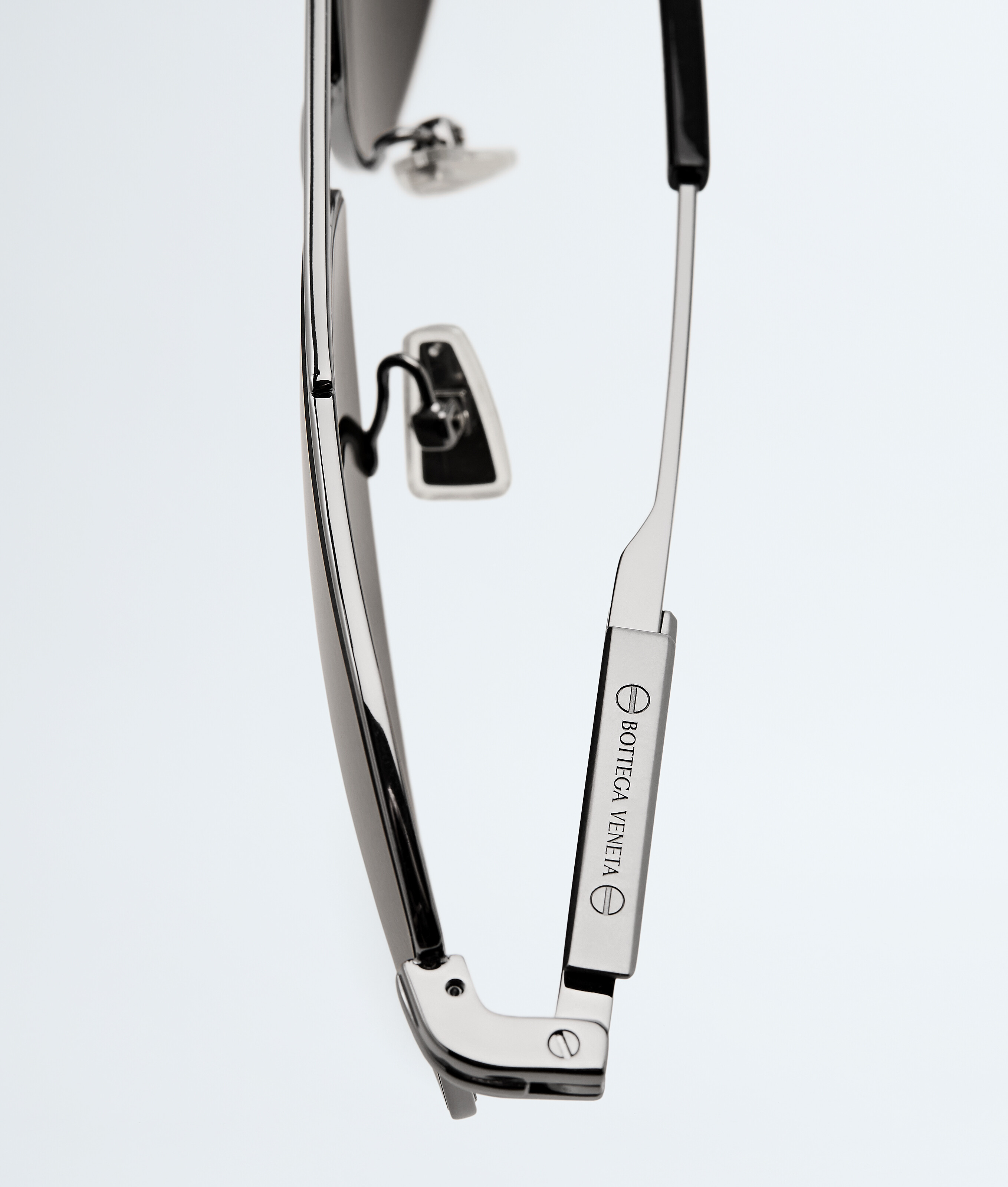 Classic Aviator Sunglasses in Ruthenium/gray Bottega Veneta Luxembourg EN - Image 4