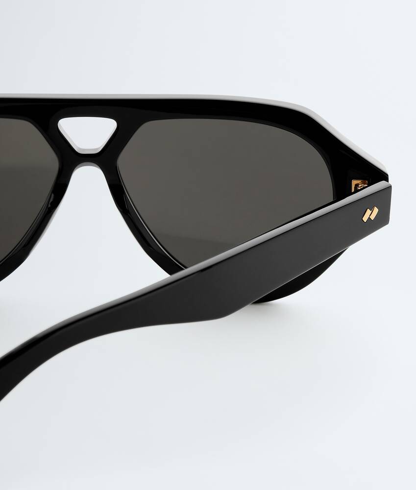 Dizzy Aviator Sunglasses in Black/gray Bottega Veneta Kuwait EN - Image 4