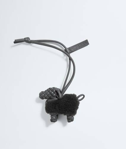 Ele's Adere&ccedil;o Sheep  em Obsidian grey/dark truffle Bottega Veneta Brasil PT - Image 1