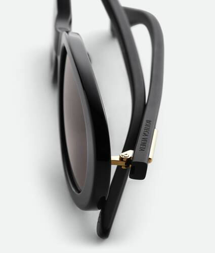 Classic Oval Sunglasses