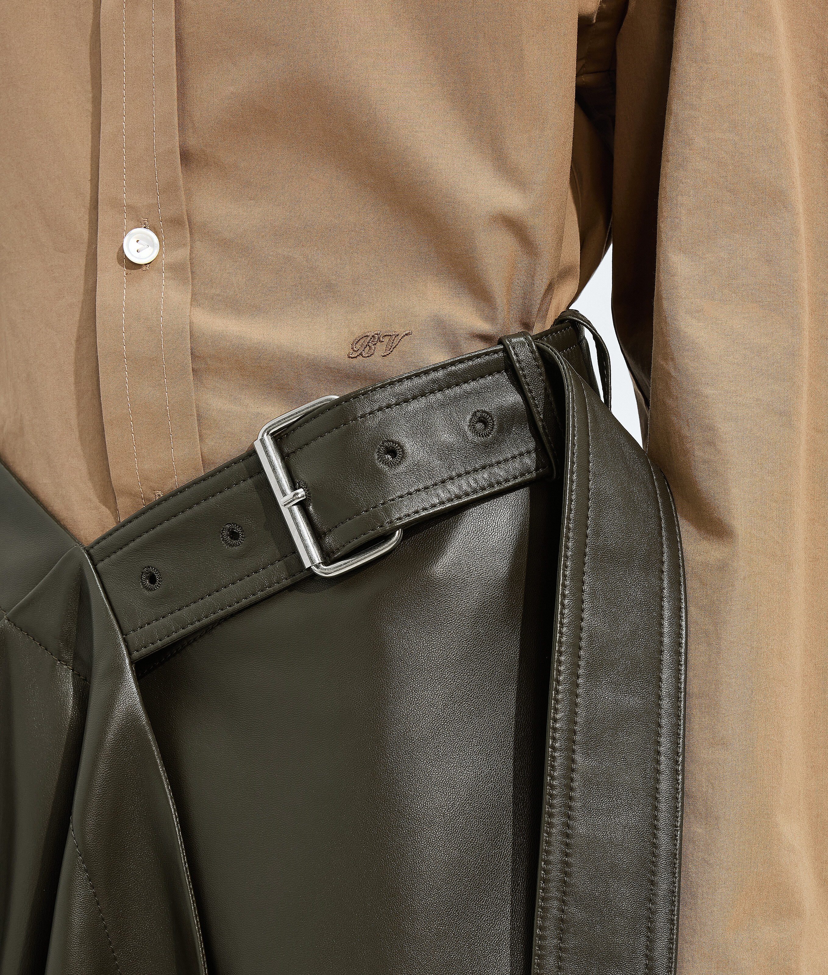 Women's Shiny Leather Skirt in Pine forest Bottega Veneta Luxembourg EN - Image 4