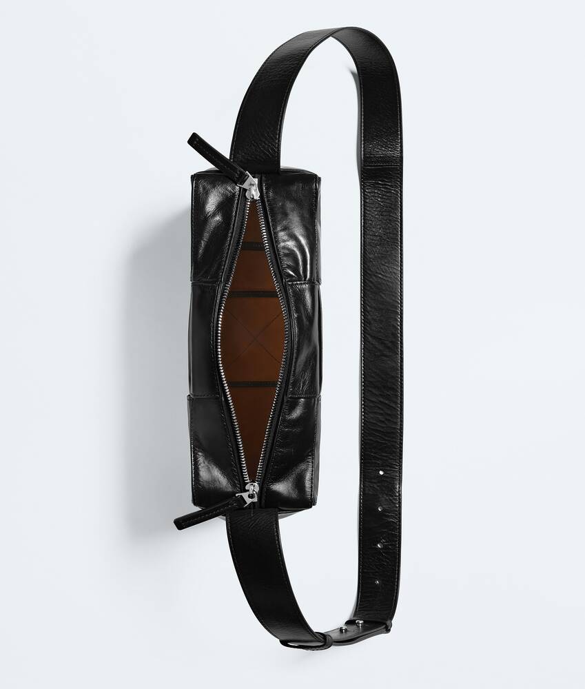 Ele's Arco Camera Bag em Black Bottega Veneta Brasil PT - Image 3