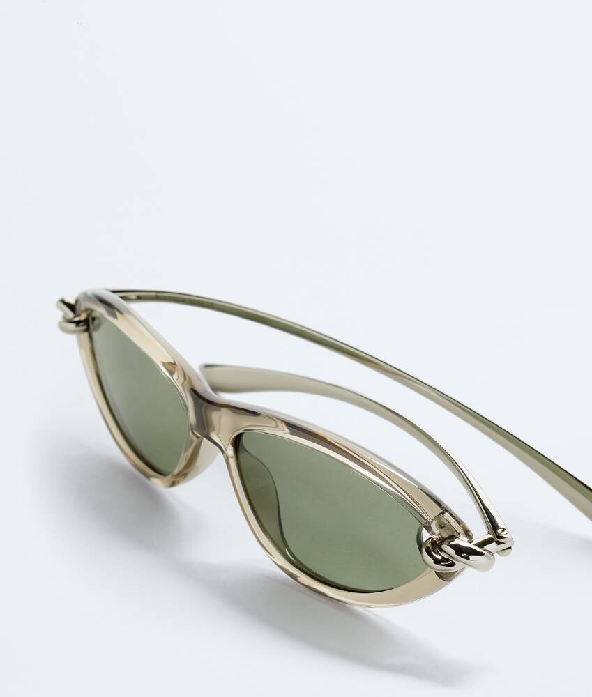 Display a large version of the product image 4 - Knot Cat Eye Sunglasses
