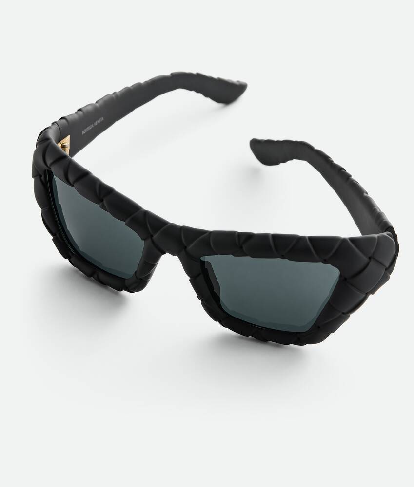 Display a large version of the product image 2 - Intrecciato Cat Eye Sunglasses