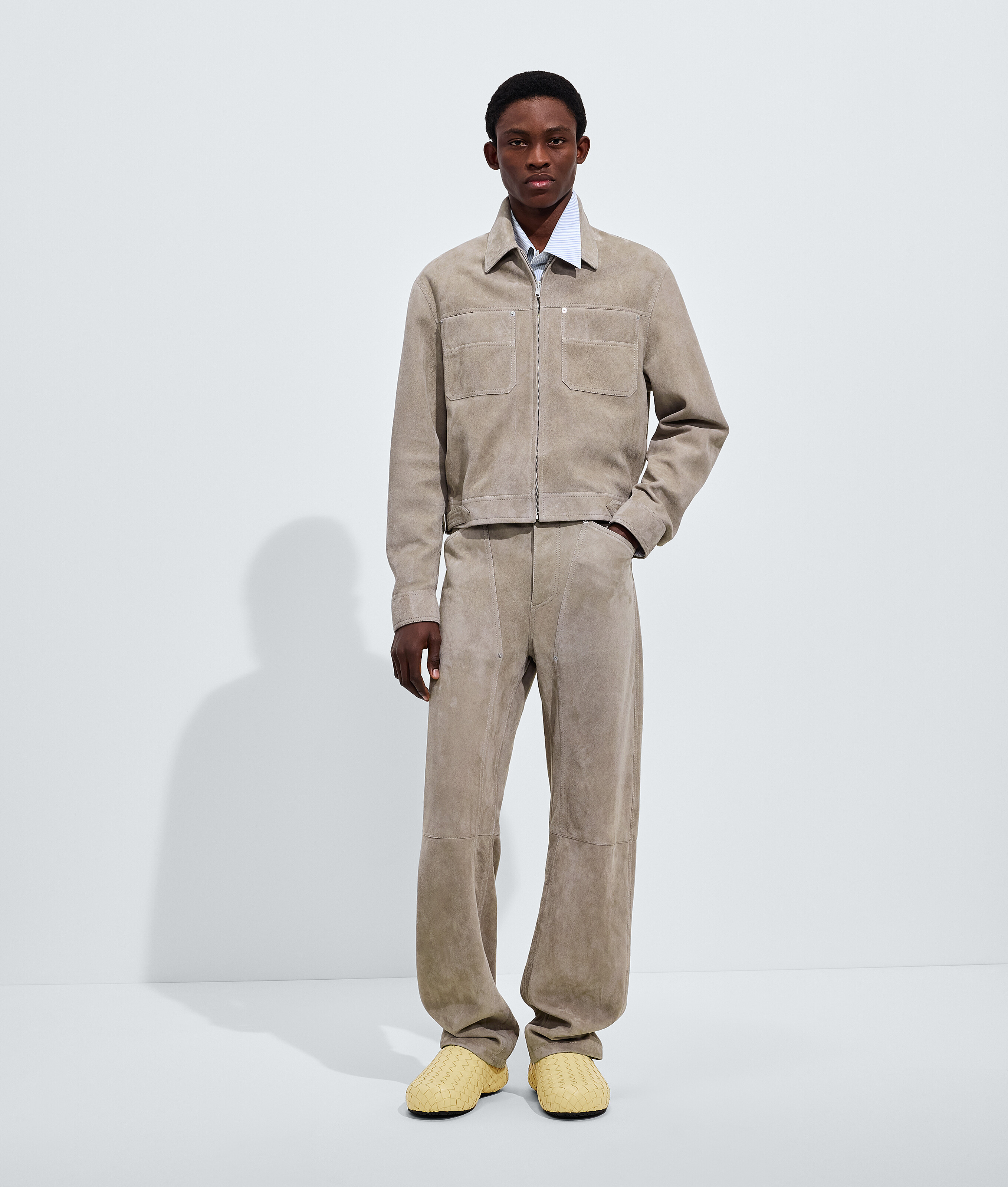Men's Suede Leather Jacket in Gray seal Bottega Veneta Luxembourg EN - Image 4