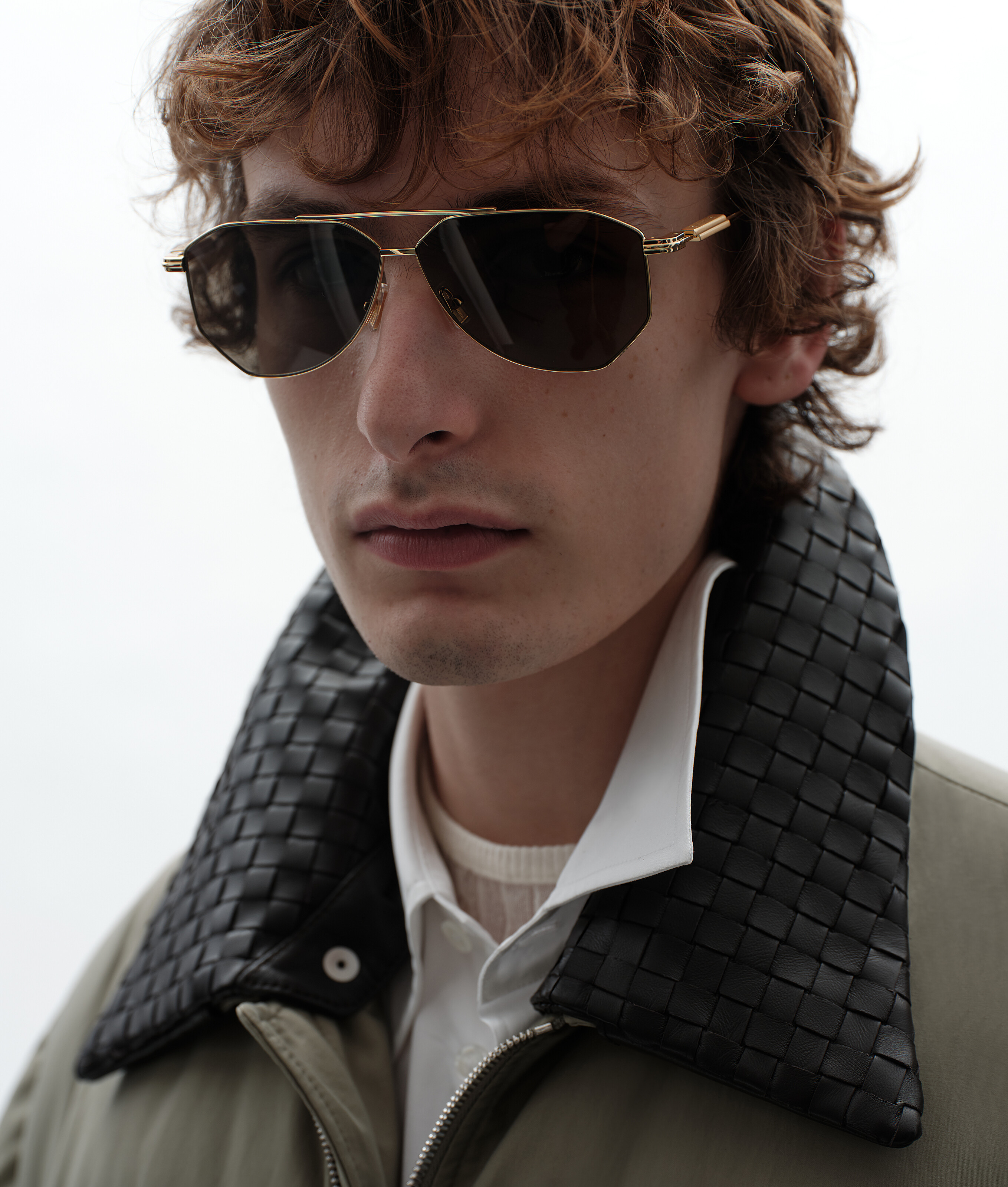 Classic Aviator Sunglasses in Gold/brown Bottega Veneta Luxembourg EN - Image 2